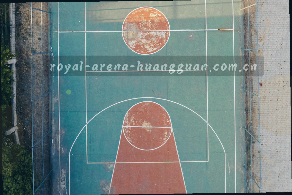 左右分区面板与连线箭头组成的栏目对照示意